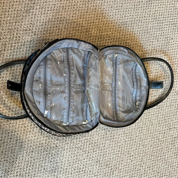 🍁 Sale! Like New! Leopard Print Round Travel Case with Multiple Compartments - Picture 9 of 11